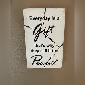 GIFT/PRESENT - Wall Art